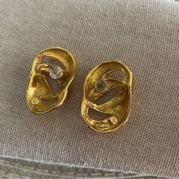 Vintage Signed Napier Pierced Earring - Picture 3 of 5